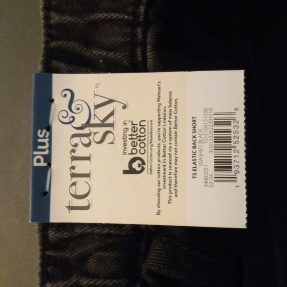 Women's Plus Size Bermuda Denim Shorts, 7" Inseam - Picture 5 of 6